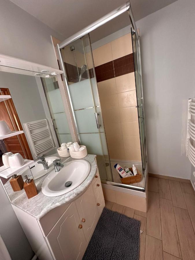Home Up Pontoise Ngoại thất bức ảnh
